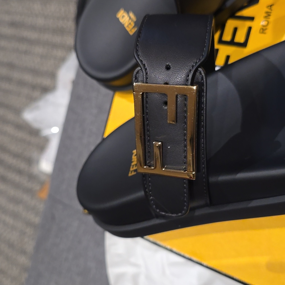 Fendi Nappa Sandal 100%Authentic - Picture 2 of 9